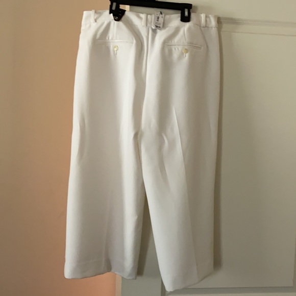 White knee knockers. - Picture 2 of 2